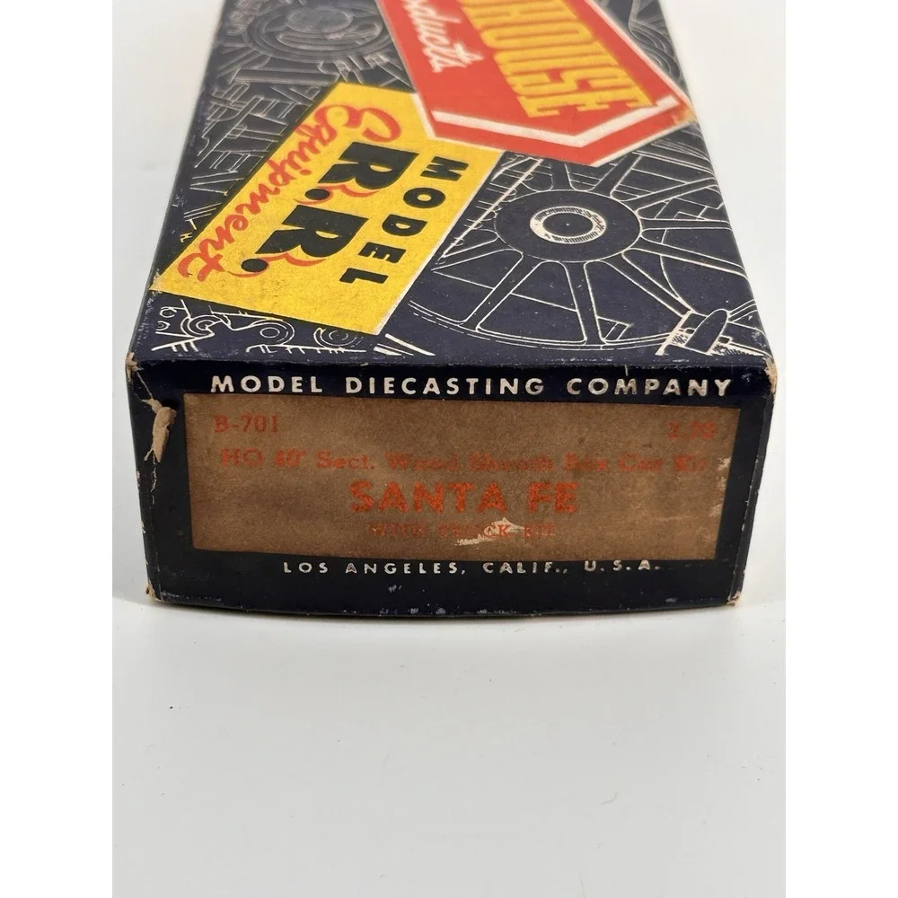 Vintage Roundhouse HO Santa Fe 40 ft Truss-Side Train Boxcar Diecast Truck Kit